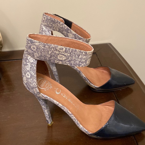 Strap Heels - Picture 1 of 3